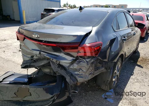 2021 Kia Forte Fe z USA, uszkodzony, nr VIN 3KPF24AD0ME296650